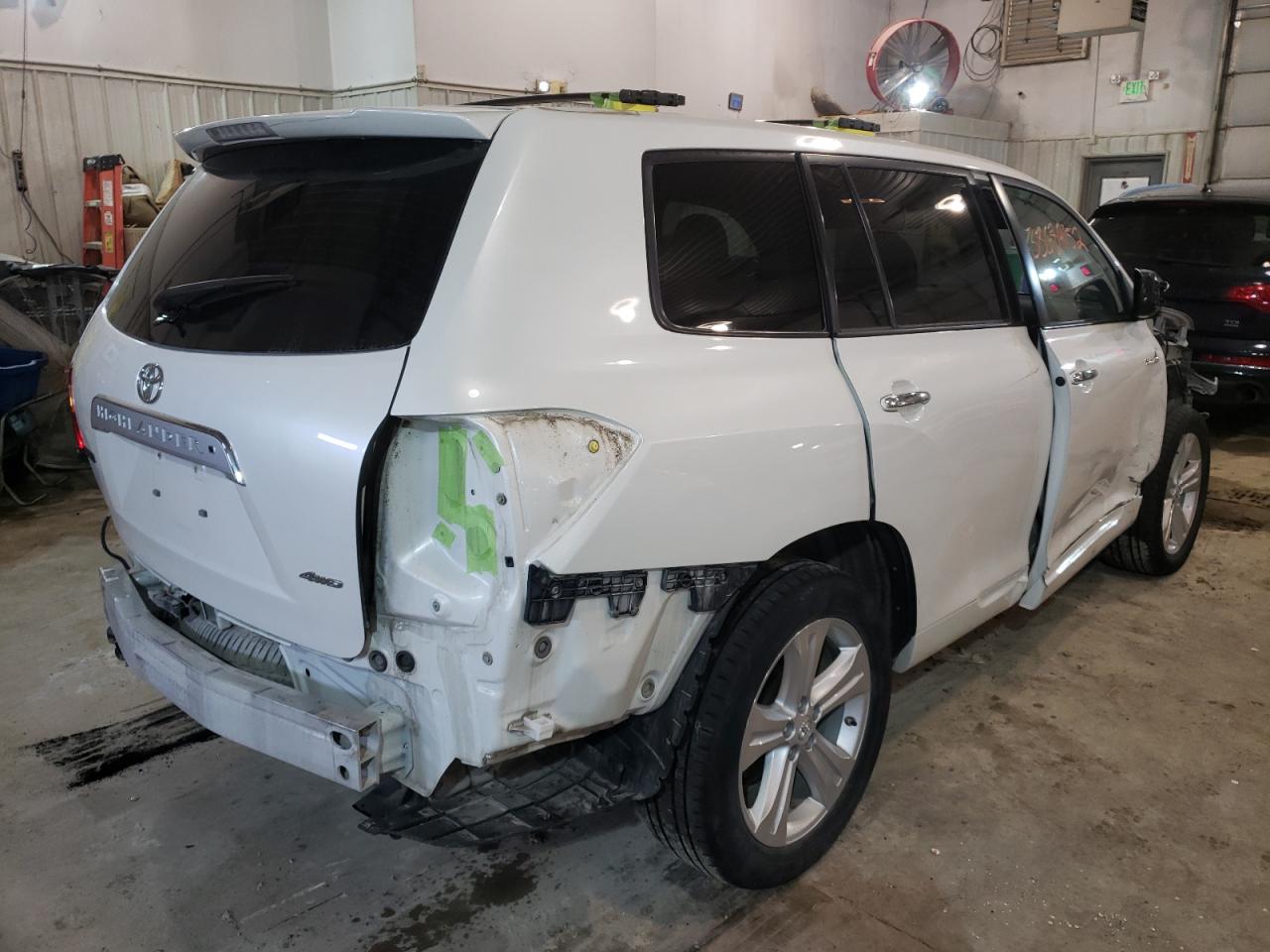 Photo 4 from auction – 2010 TOYOTA HIGHLANDER with VIN 5TDDK3EH5AS029567
