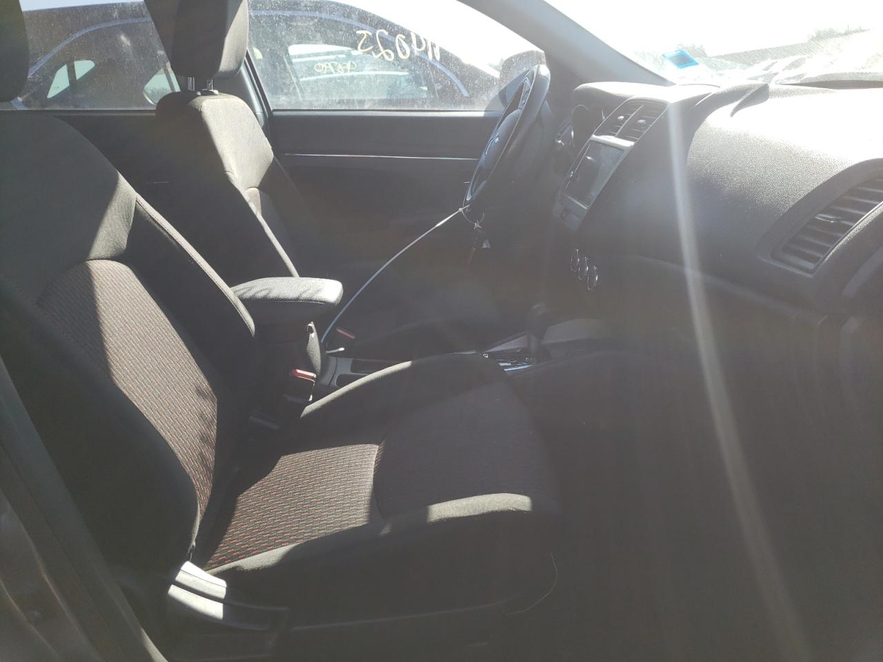 Photo 5 from auction – 2019 MITSUBISHI OUTLANDER with VIN JA4AP3AU9KU025195