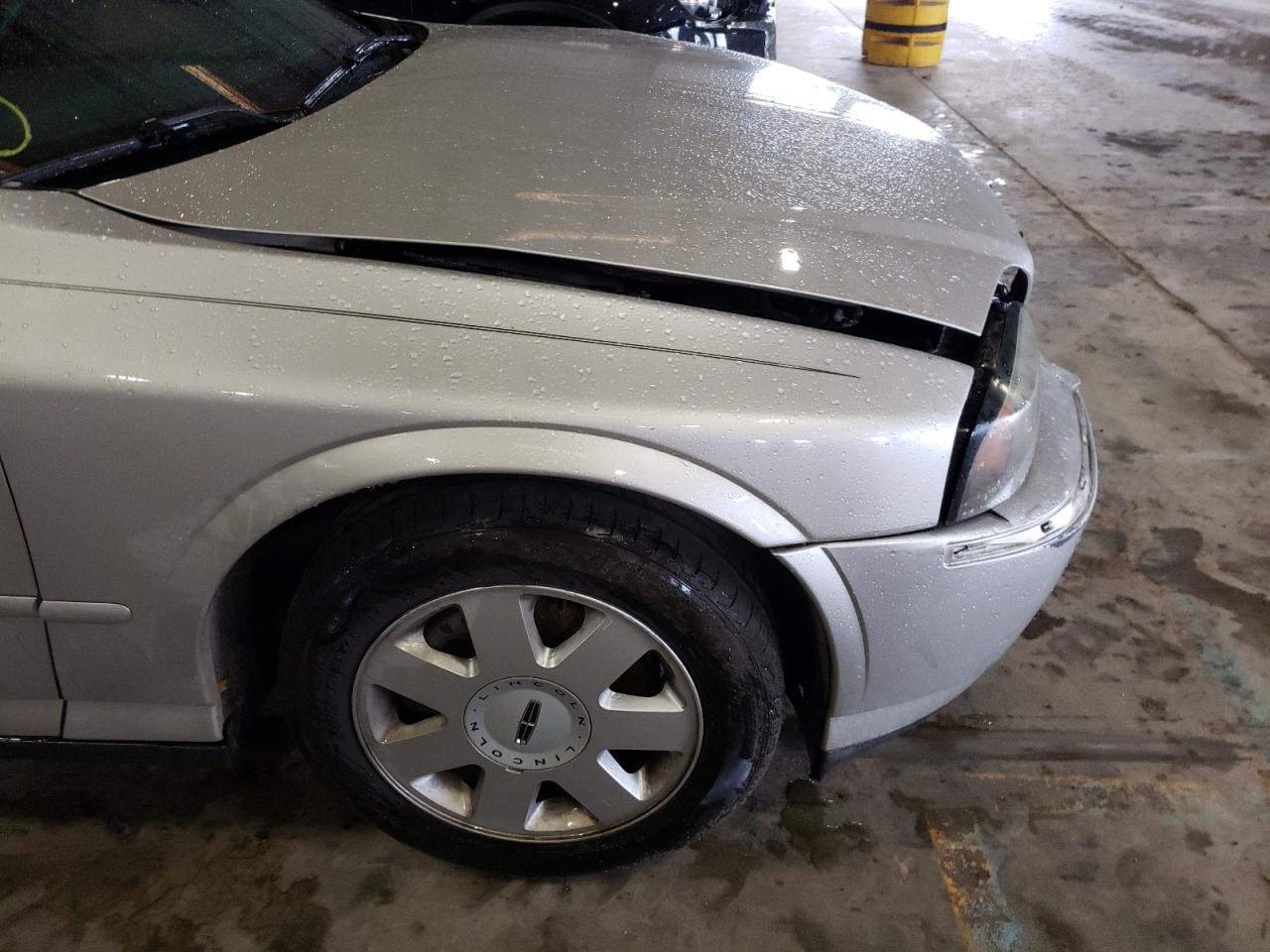 Photo 9 from auction – 2004 LINCOLN LS with VIN 1LNHM86S84Y615039