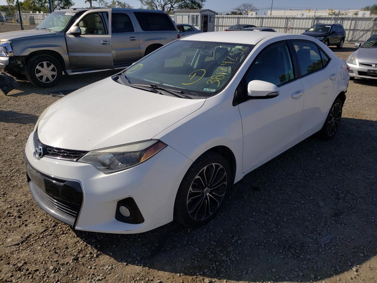 Photo 2 from auction – 2015 TOYOTA COROLLA L with VIN 5YFBURHE8FP350105