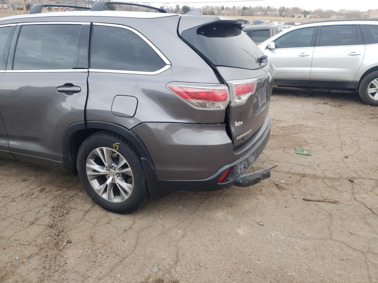 Photo 9 from auction – 2015 TOYOTA HIGHLANDER with VIN 5TDJKRFH5FS197639