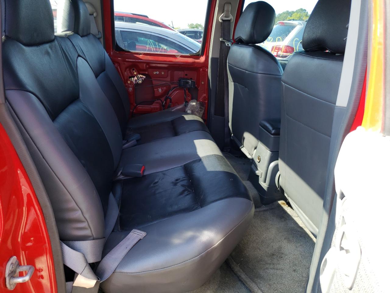 Photo 6 from auction – 2002 NISSAN FRONTIER C with VIN 1N6MD29Y62C384911