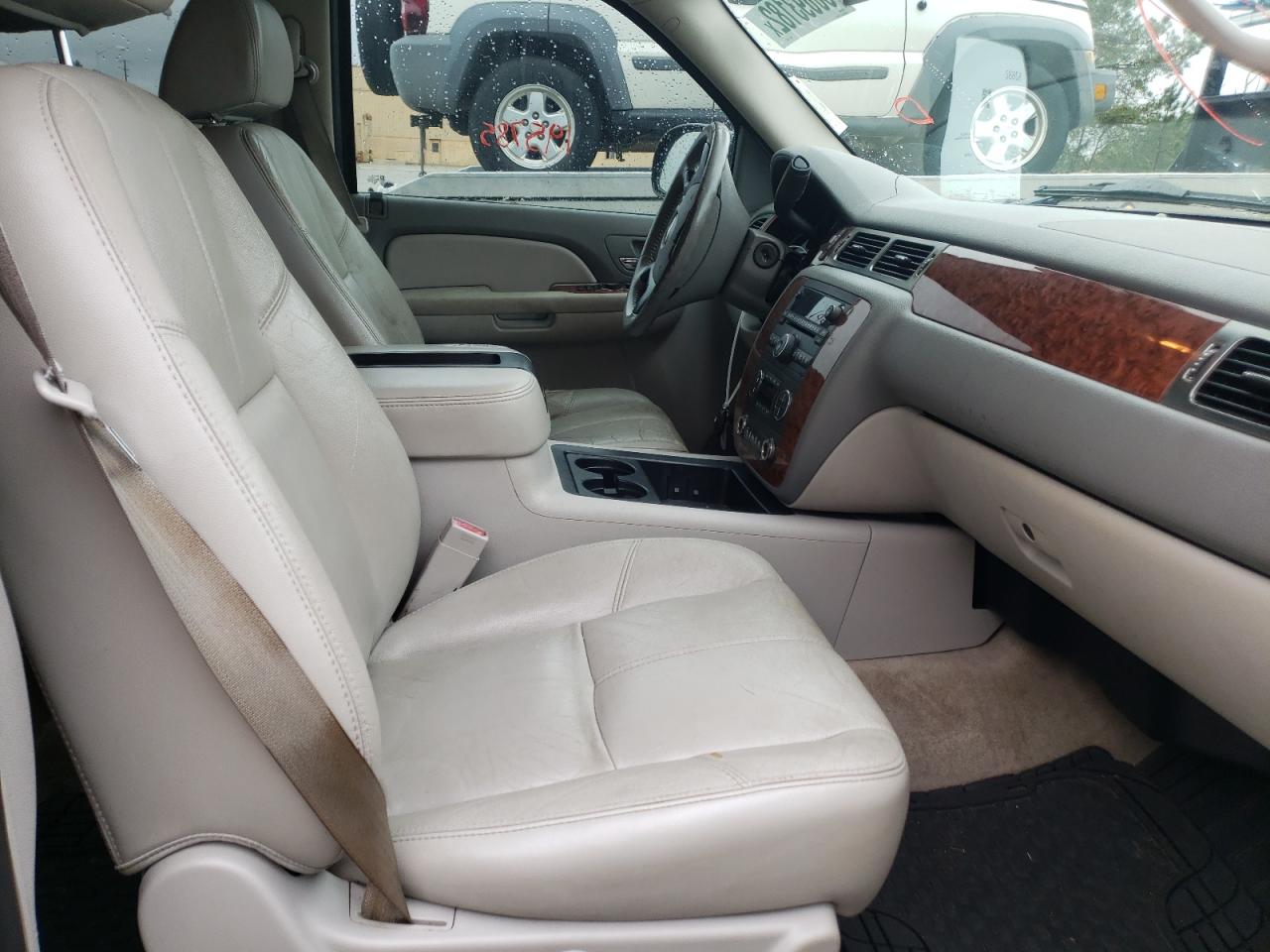 Photo 5 from auction – 2007 CHEVROLET TAHOE C150 with VIN 1GNFC13057R183573