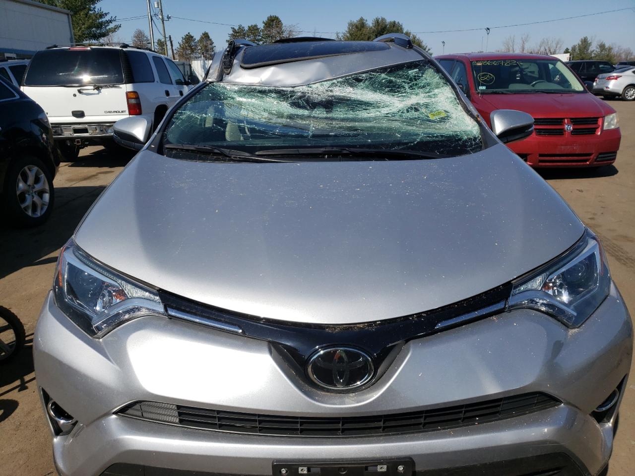 Photo 9 from auction – 2018 TOYOTA RAV4 ADVEN with VIN JTMRFREV7JJ258414