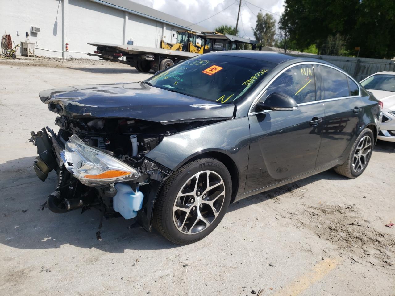 Photo 2 from auction – 2017 BUICK REGAL SPOR with VIN 2G4GL5EX5H9117093