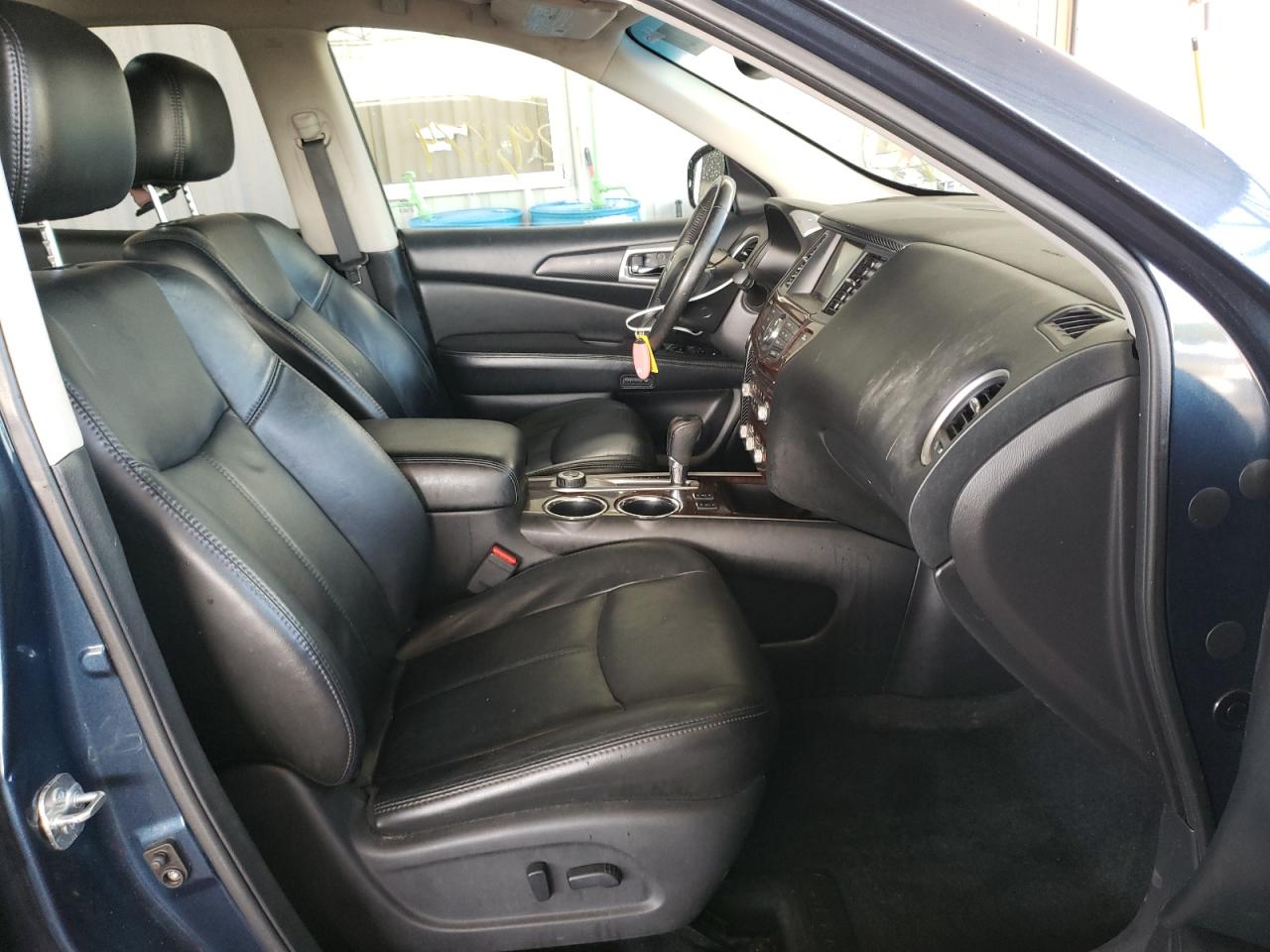 Photo 5 from auction – 2013 NISSAN PATHFINDER with VIN 5N1AR2MM0DC685104