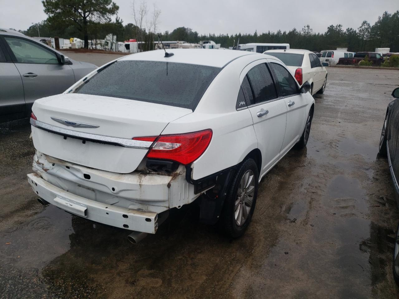 Photo 4 from auction – 2014 CHRYSLER 200 LIMITE with VIN 1C3CCBCGXEN127846