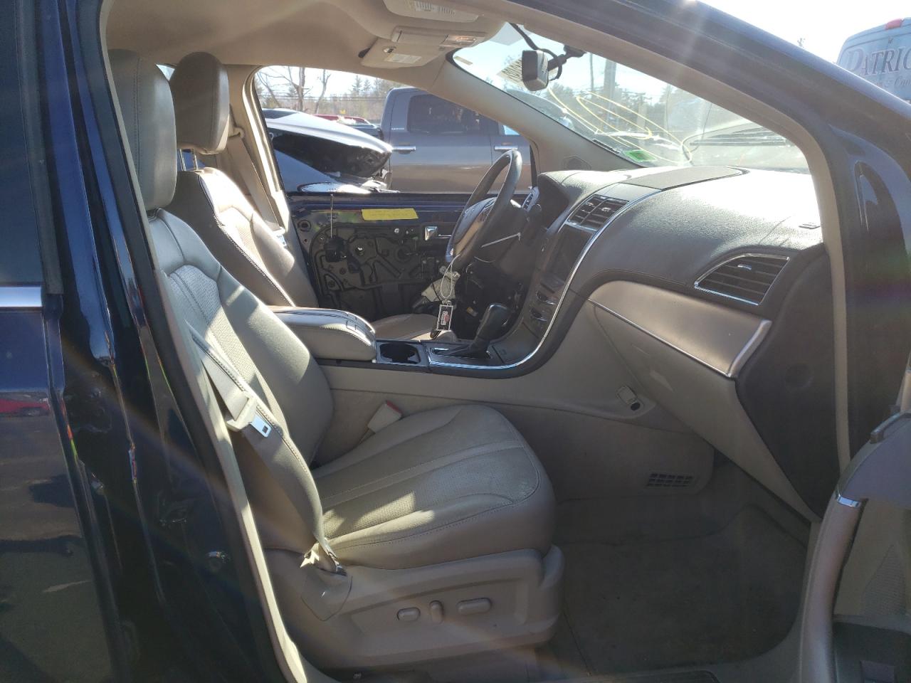 Photo 5 from auction – 2011 LINCOLN MKX with VIN 2LMDJ8JK0BBJ20203