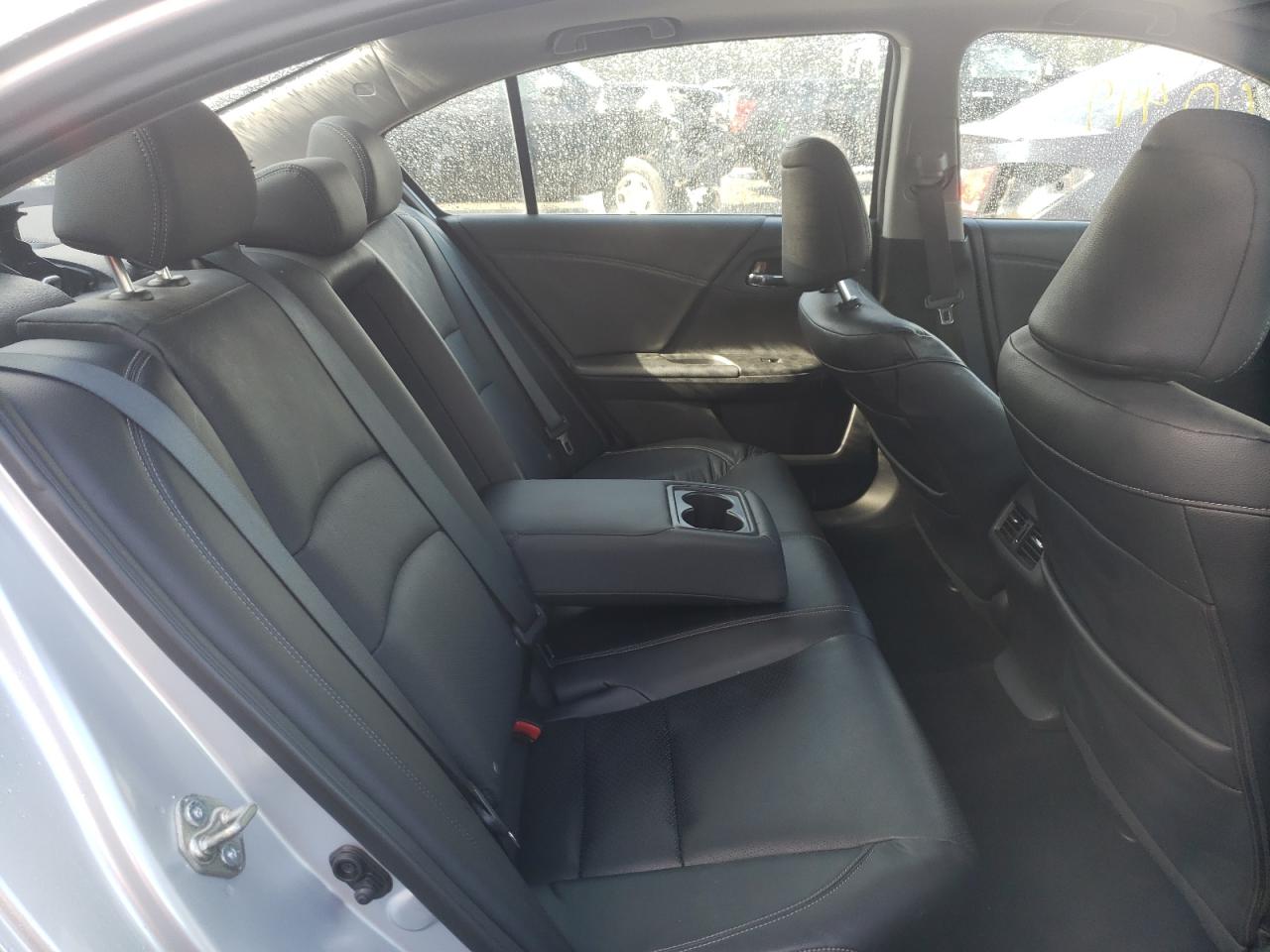 Photo 4 from auction – 2015 HONDA ACCORD EXL with VIN 1HGCR2F84FA037584