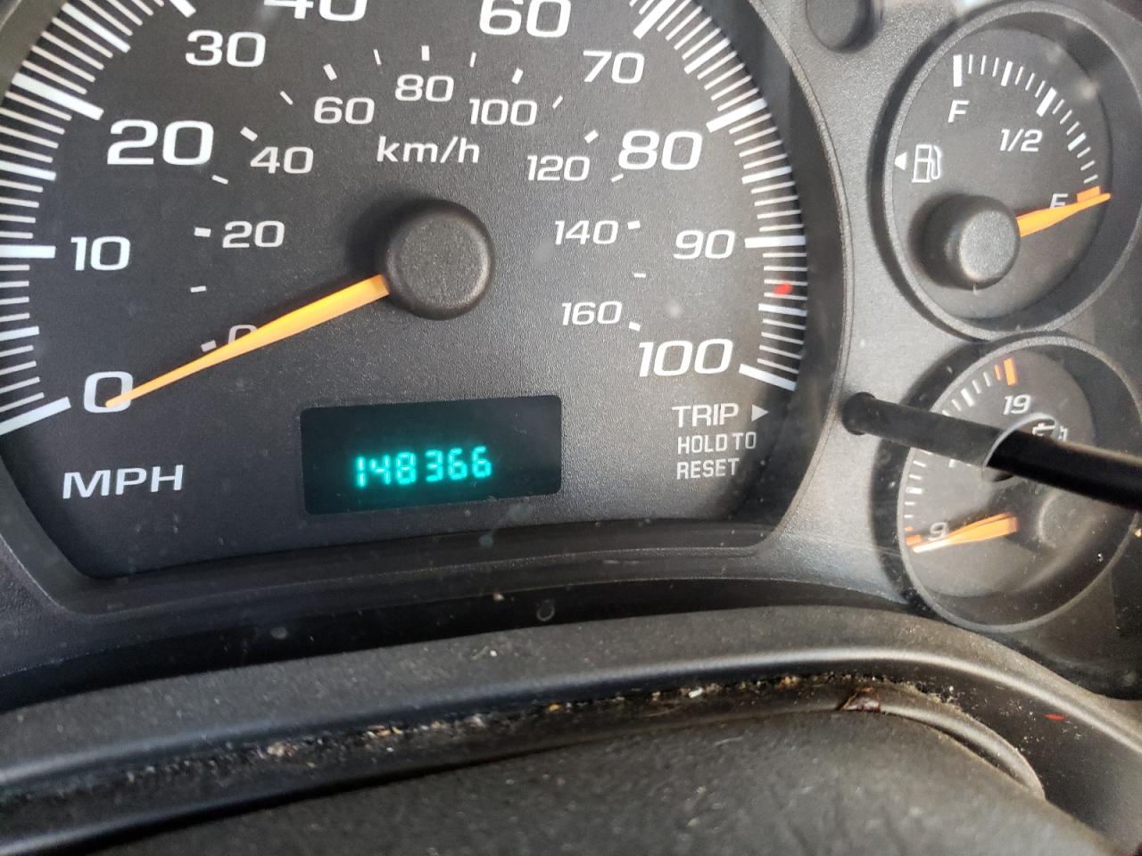 Photo 8 from auction – 2004 CHEVROLET EXPRESS G3 with VIN 1GAHG35U341140936
