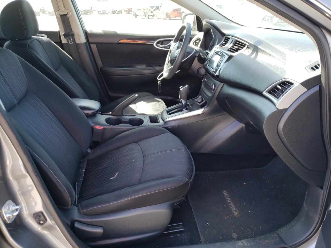 Photo 5 from auction – 2017 NISSAN SENTRA S with VIN 3N1AB7AP1HY299246
