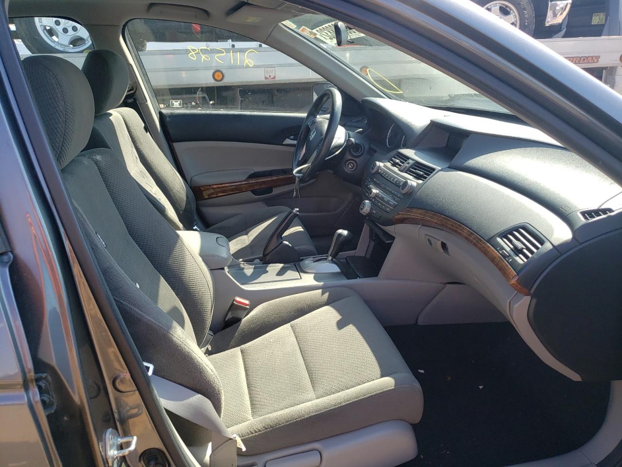 Photo 5 from auction – 2012 HONDA ACCORD EX with VIN 1HGCP2F73CA013690