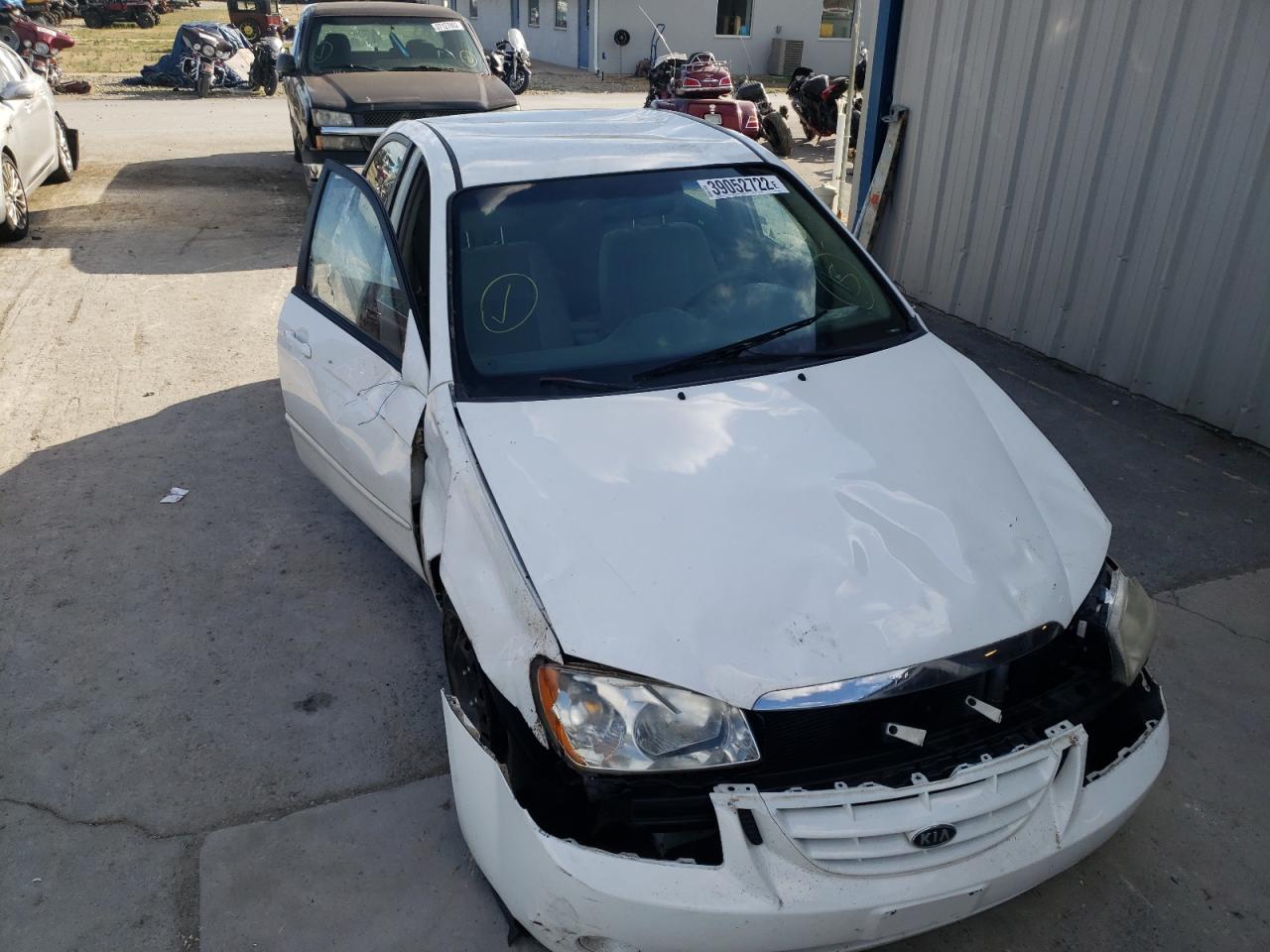 Photo 9 from auction – 2006 KIA SPECTRA LX with VIN KNAFE121665369493
