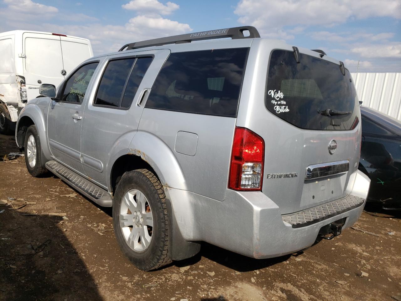 Photo 3 from auction – 2005 NISSAN PATHFINDER with VIN 5N1AR18W15C750632