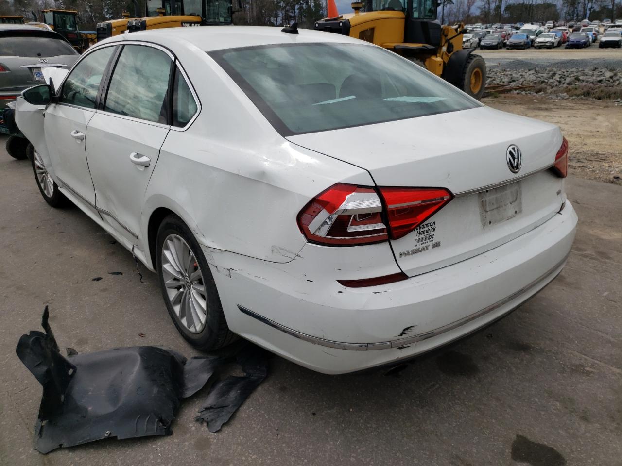 Photo 3 from auction – 2016 VOLKSWAGEN PASSAT SE with VIN 1VWBT7A39GC034249