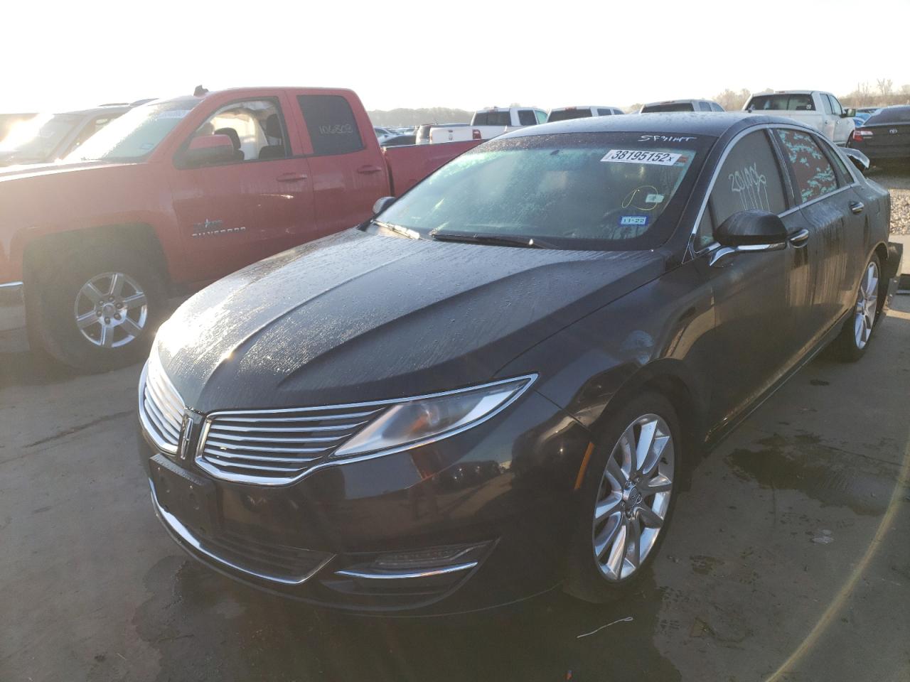 Photo 2 from auction – 2014 LINCOLN MKZ with VIN 3LN6L2G9XER823118