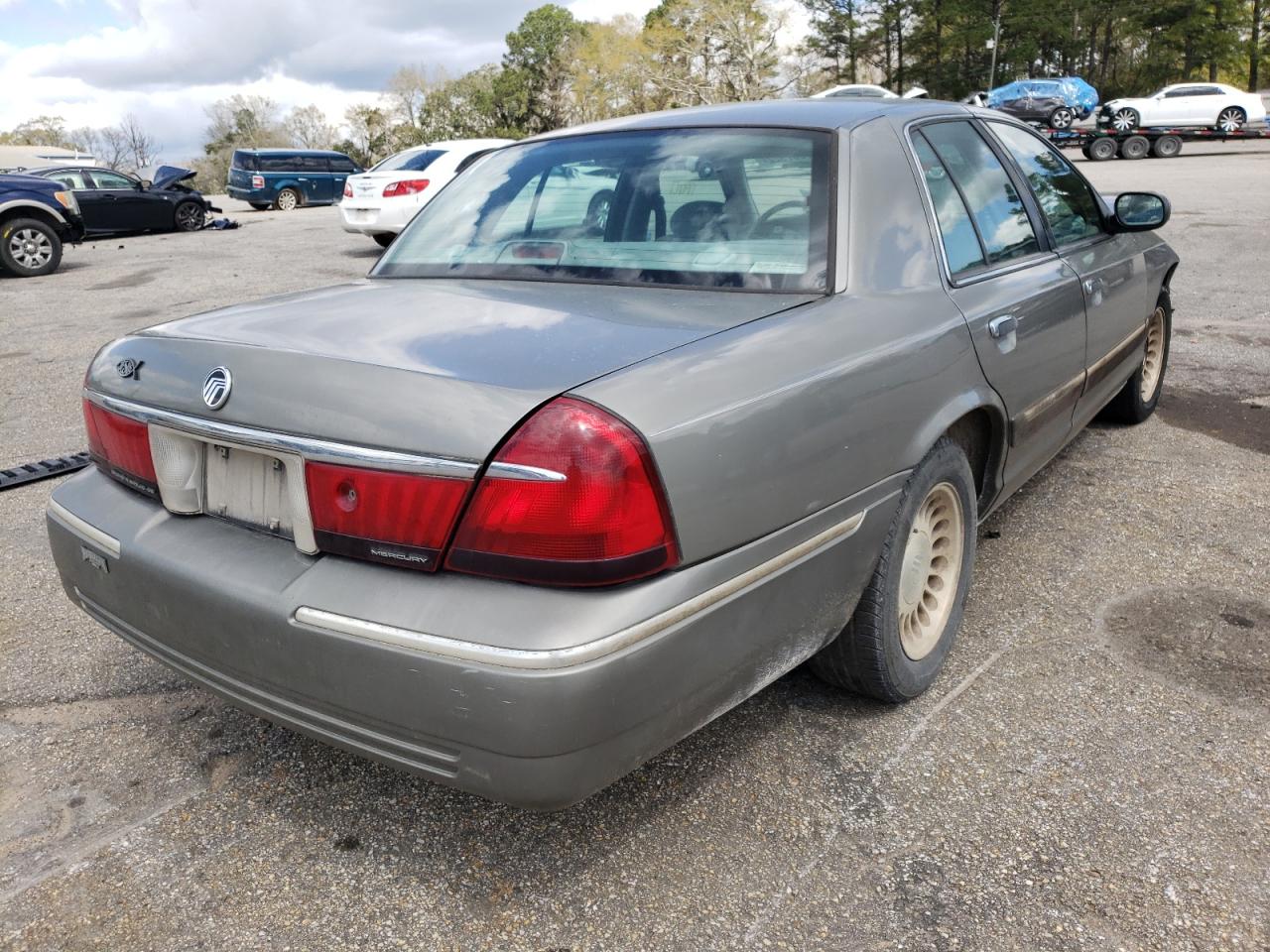 Photo 4 from auction – 2000 MERCURY GRAND MARQ with VIN 2MEFM74W6YX733686