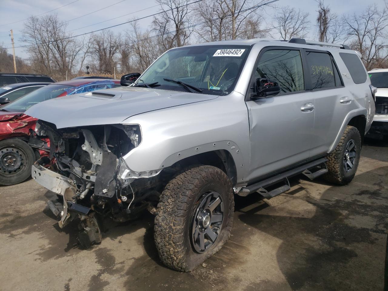 Photo 2 from auction – 2018 TOYOTA 4RUNNER SR with VIN JTEBU5JR0J5492925