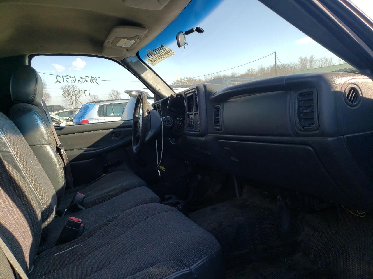 Photo 5 from auction – 2001 CHEVROLET SILVERADO with VIN 1GCHC24U21E330617