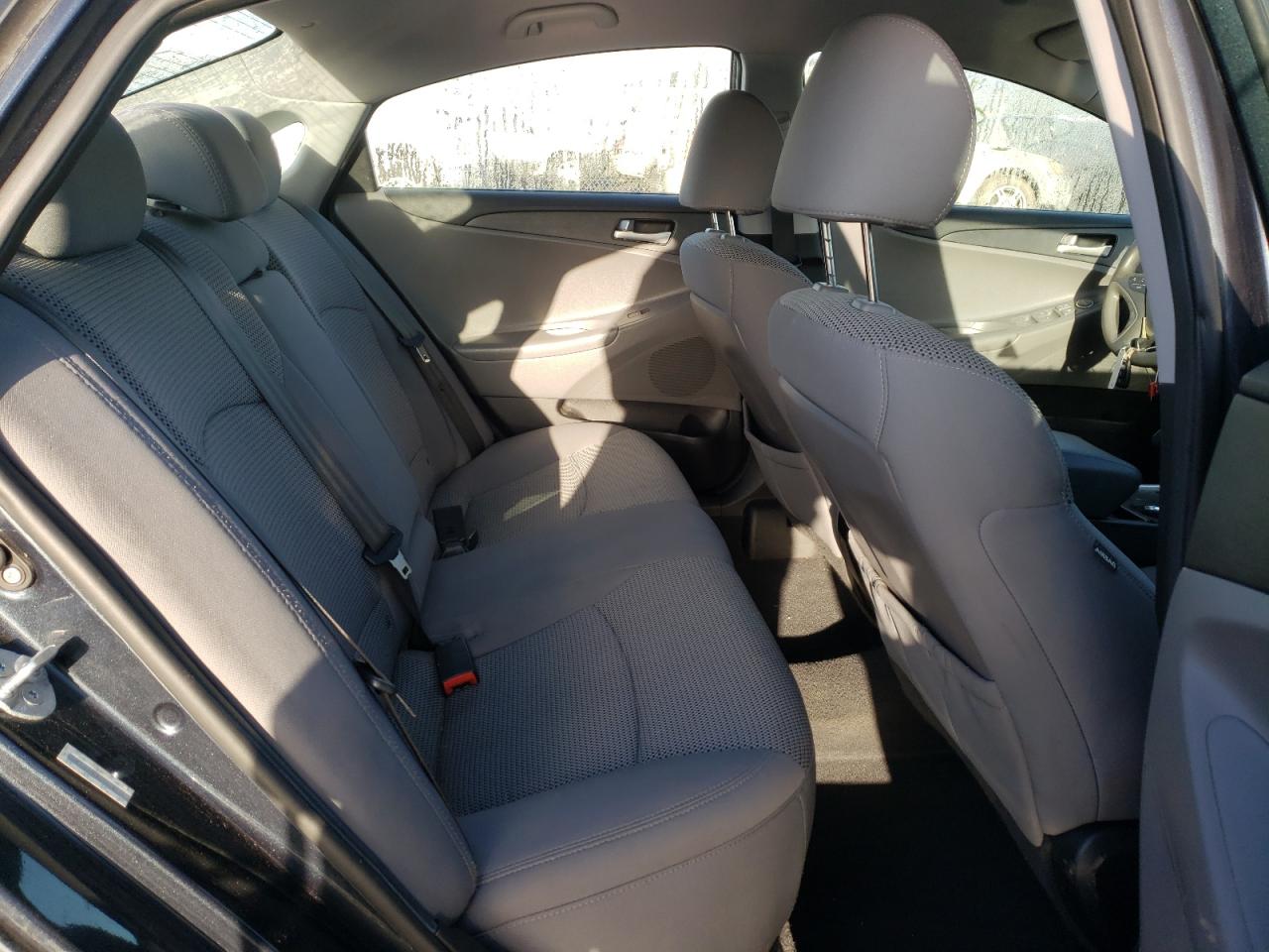 Photo 6 from auction – 2011 HYUNDAI SONATA GLS with VIN 5NPEB4AC0BH028046