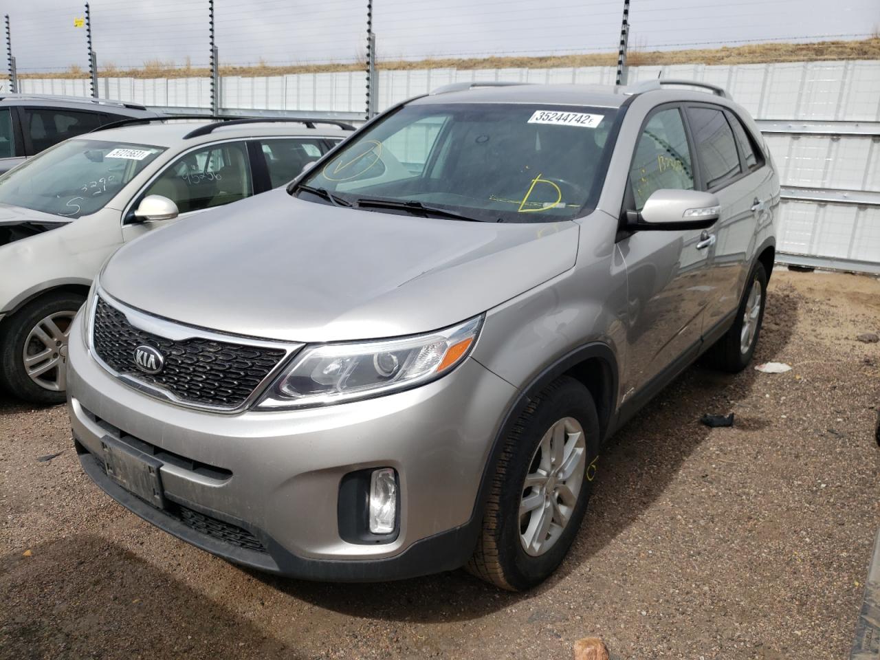 Photo 2 from auction – 2015 KIA SORENTO LX with VIN 5XYKTDA73FG554140