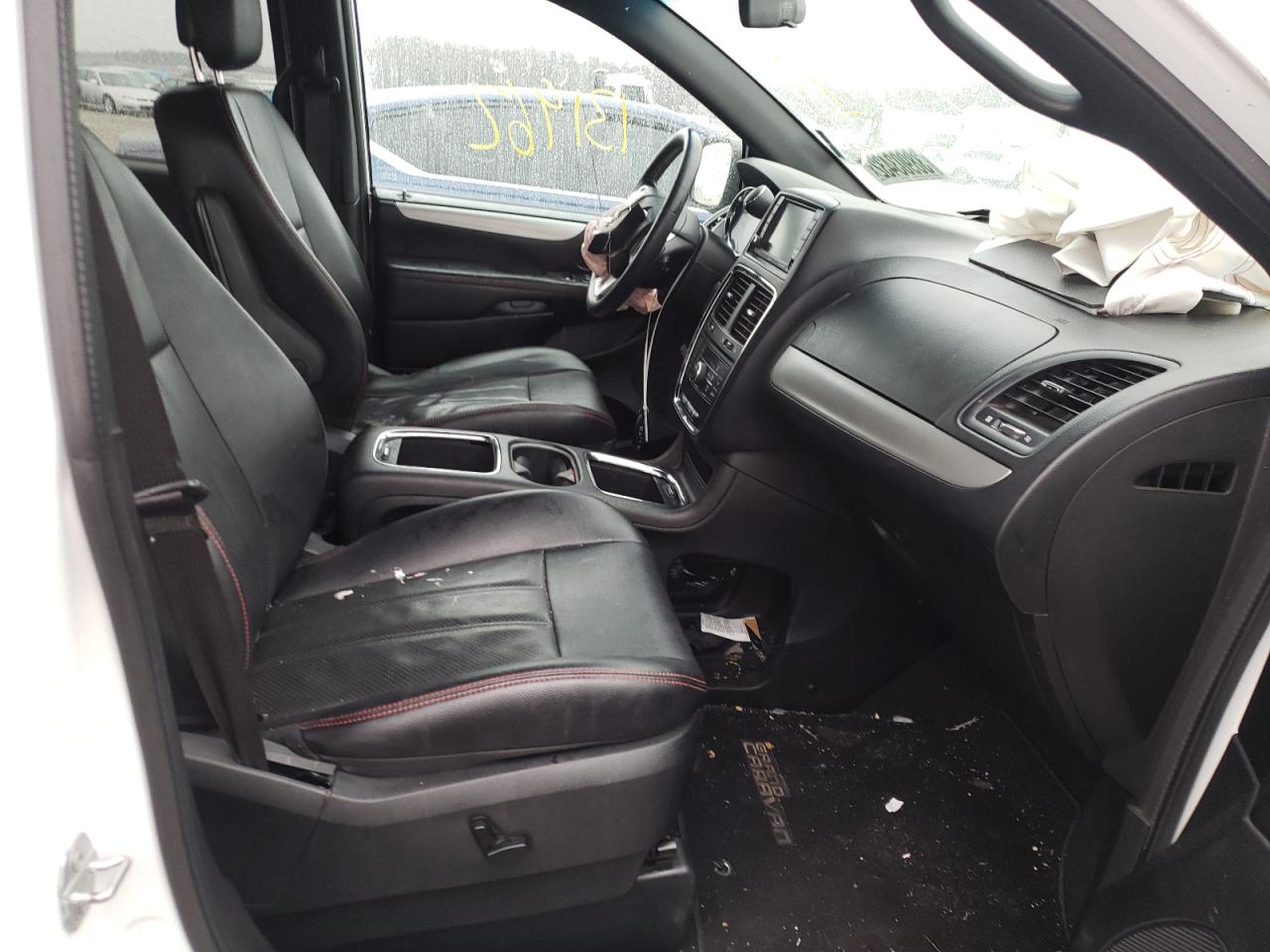 Photo 5 from auction – 2015 DODGE GRAND CARA with VIN 2C4RDGEG9FR574671