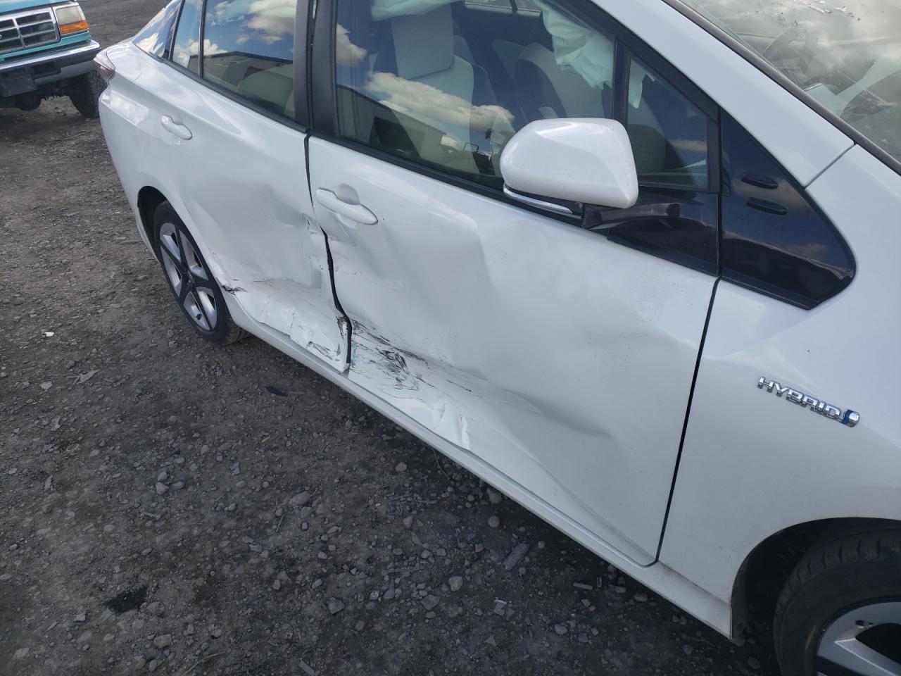 Photo 9 from auction – 2016 TOYOTA PRIUS with VIN JTDKARFU4G3020071