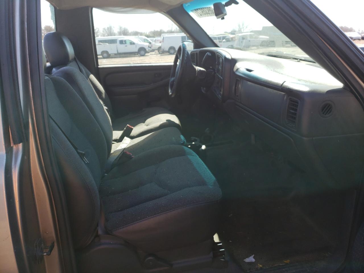 Photo 5 from auction – 2003 CHEVROLET SILVERADO with VIN 1GCEK14V43Z213304
