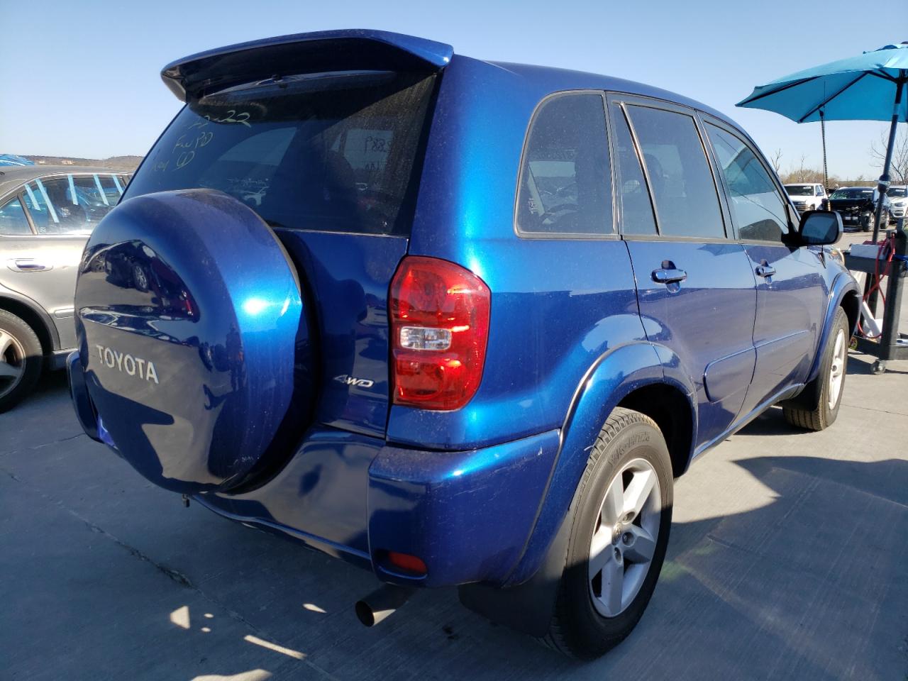 Photo 4 from auction – 2005 TOYOTA RAV4 with VIN JTEHD20V050050382