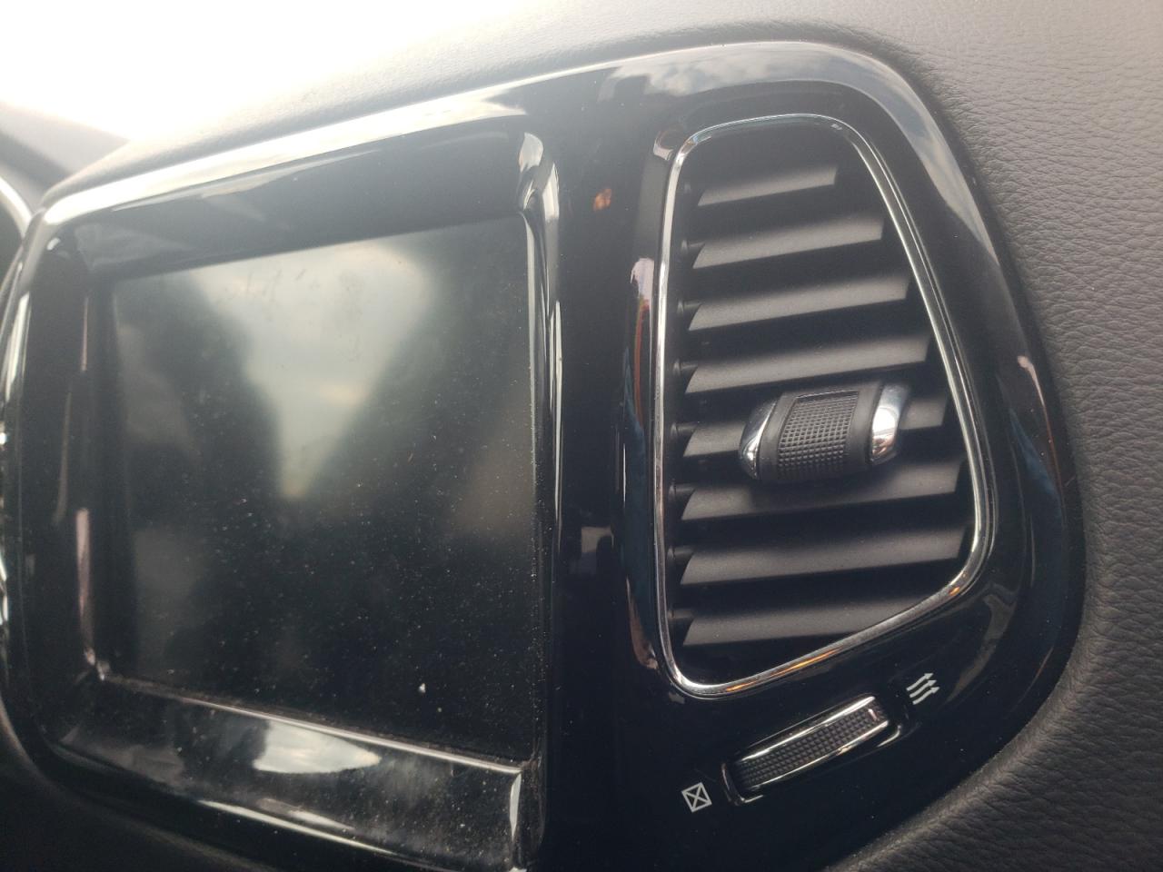 Photo 9 from auction – 2021 JEEP COMPASS LI with VIN 3C4NJDCB8MT513898