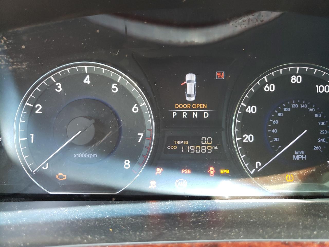 Photo 8 from auction – 2011 HYUNDAI EQUUS SIGN with VIN KMHGH4JF3BU039397