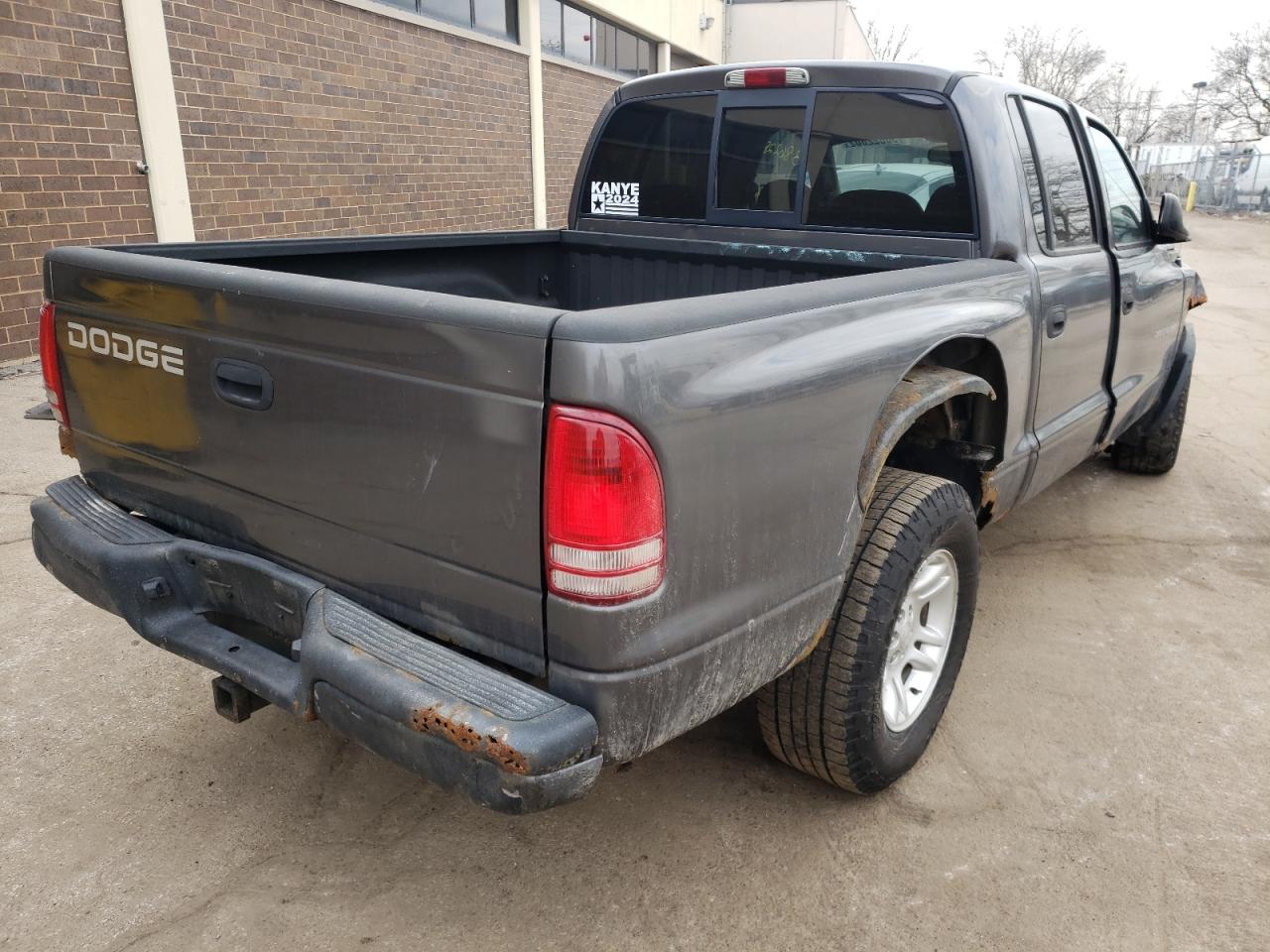 Photo 4 from auction – 2002 DODGE DAKOTA QUA with VIN 1B7HL38N22S510854