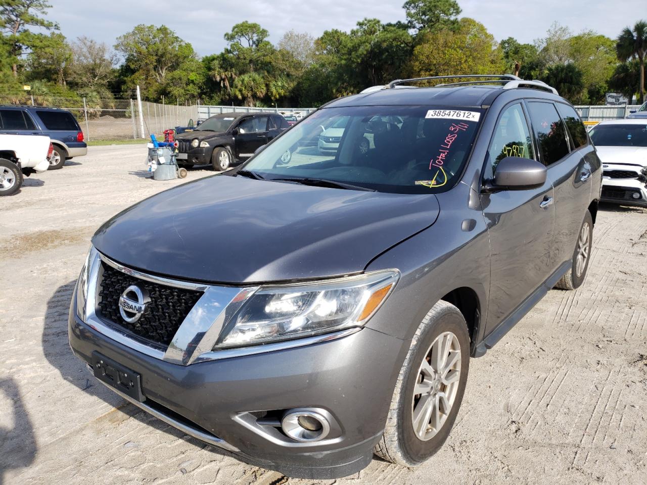 Photo 2 from auction – 2015 NISSAN PATHFINDER with VIN 5N1AR2MN9FC601695