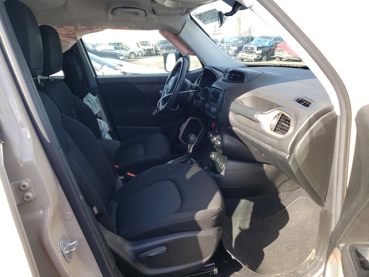 Photo 5 from auction – 2016 JEEP RENEGADE S with VIN ZACCJBAT9GPD60449