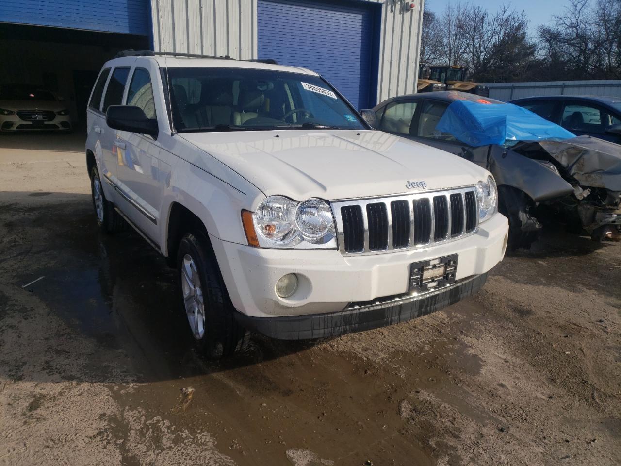 JEEP GRAND CHER 2005 with VIN 1J8HR582X5C588189 - Photo from auction