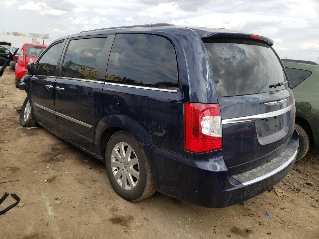 Photo 3 from auction – 2015 CHRYSLER TOWN & COU with VIN 2C4RC1BG5FR578611