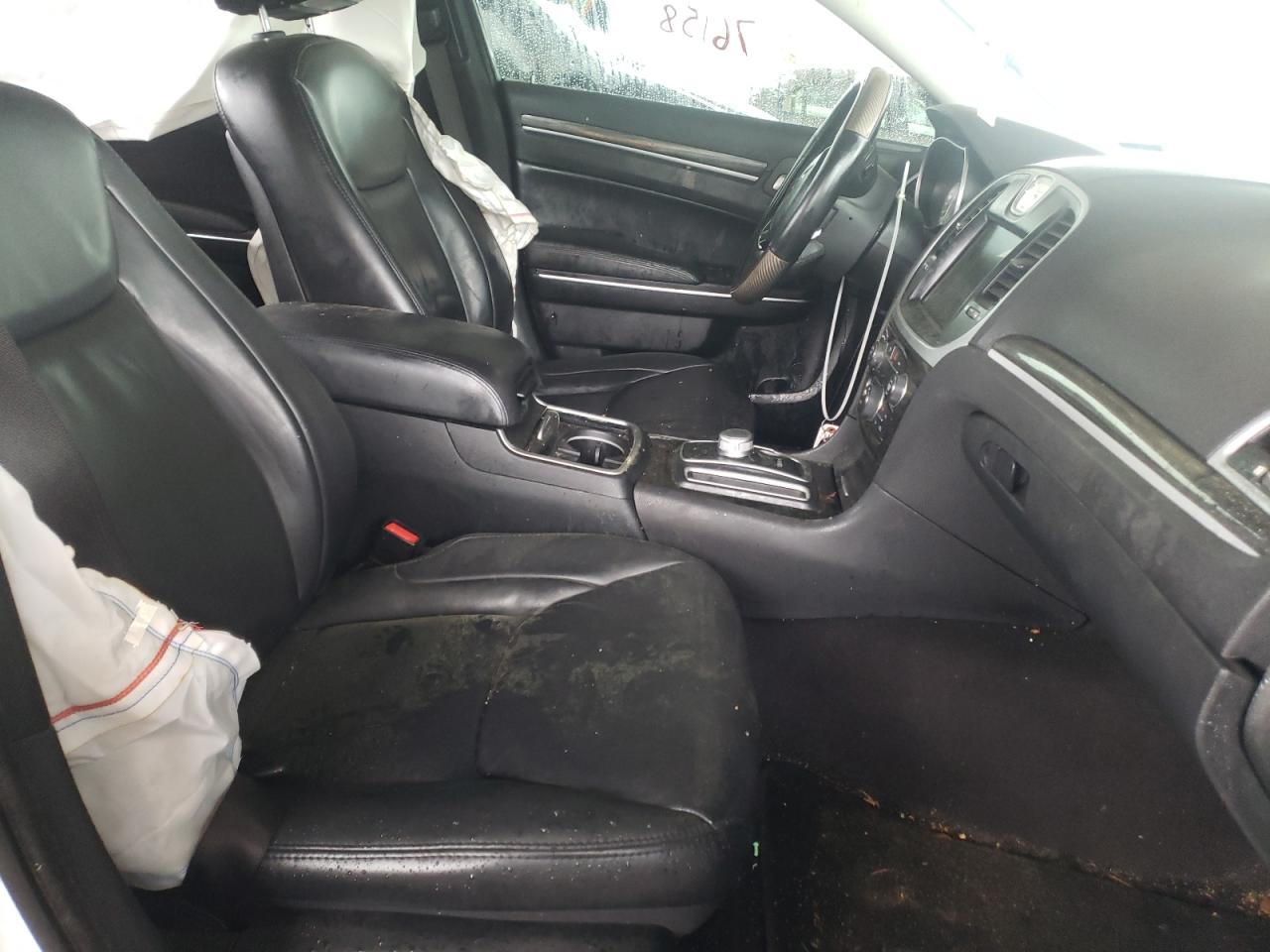Photo 5 from auction – 2016 CHRYSLER 300 LIMITE with VIN 2C3CCAAG5GH343841