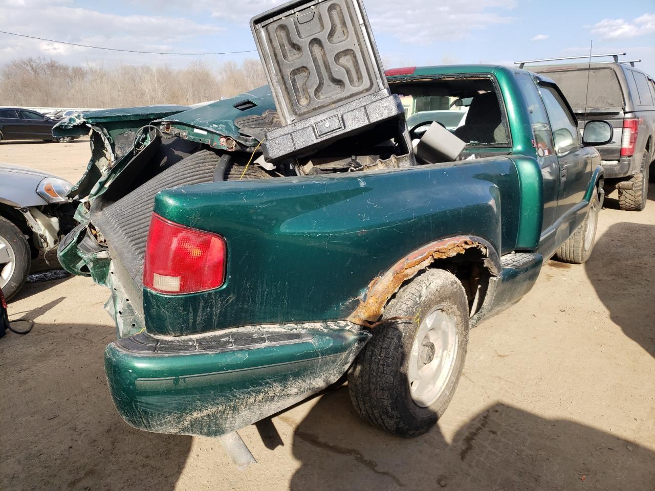 Photo 4 from auction – 1998 GMC SONOMA with VIN 1GTCS19X5W8531539