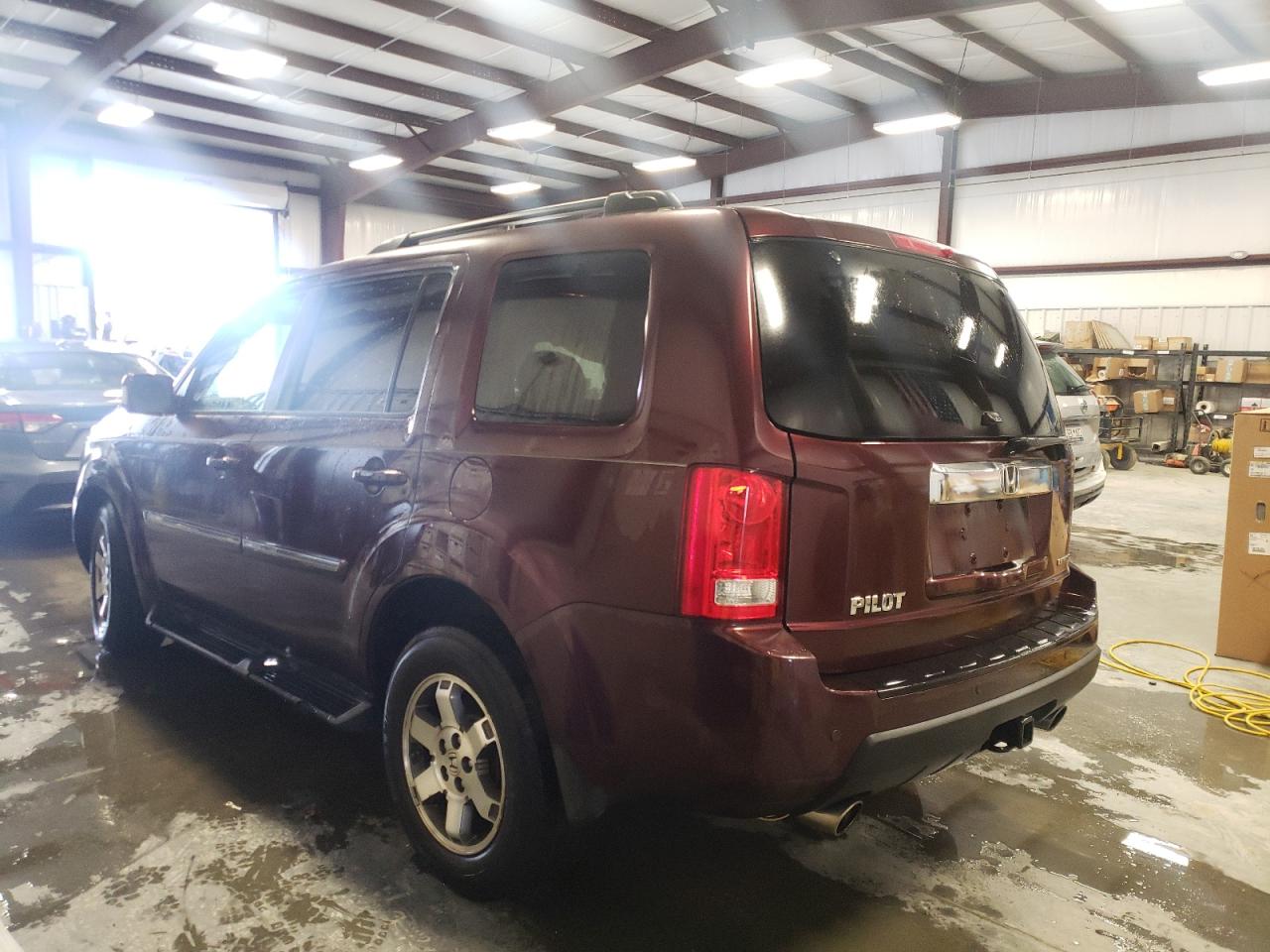 Photo 3 from auction – 2010 HONDA PILOT TOUR with VIN 5FNYF3H80AB010656