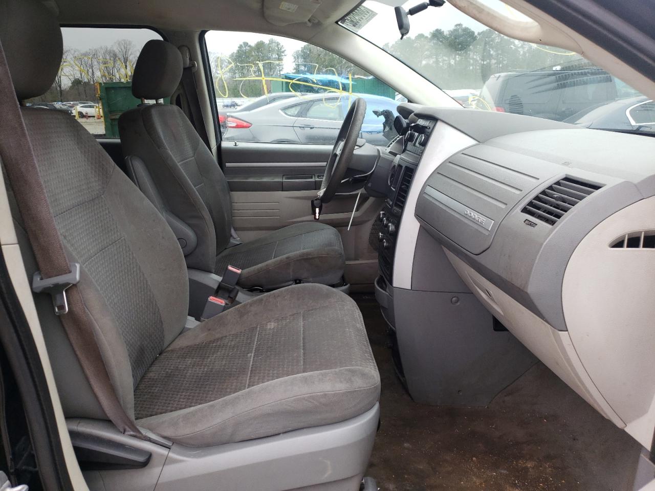 Photo 5 from auction – 2010 DODGE GRAND CARA with VIN 2D4RN4DE1AR216522