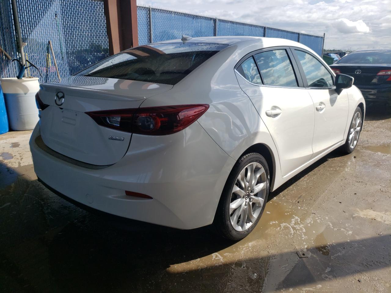 Photo 4 from auction – 2014 MAZDA 3 TOURING with VIN JM1BM1V33E1145198