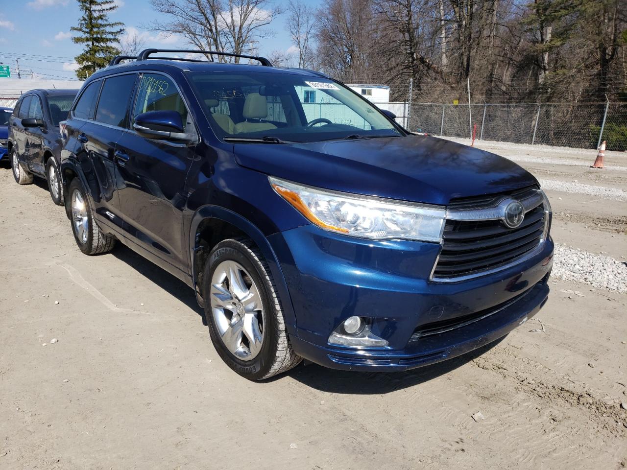 TOYOTA HIGHLANDER 2015 with VIN 5TDDKRFHXFS210673 - Photo from auction