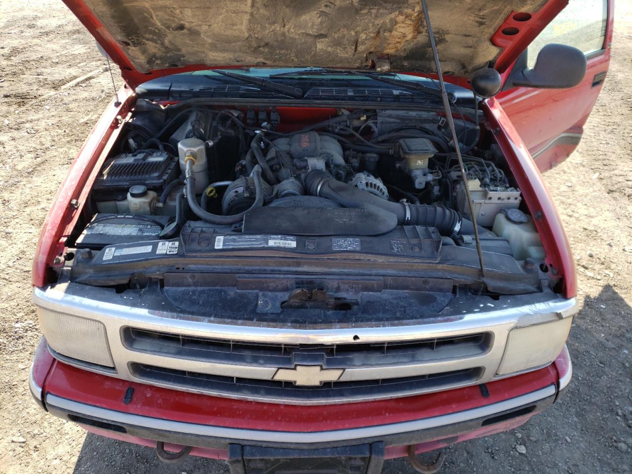 Photo 7 from auction – 1995 CHEVROLET BLAZER with VIN 1GNDT13W5S2228329
