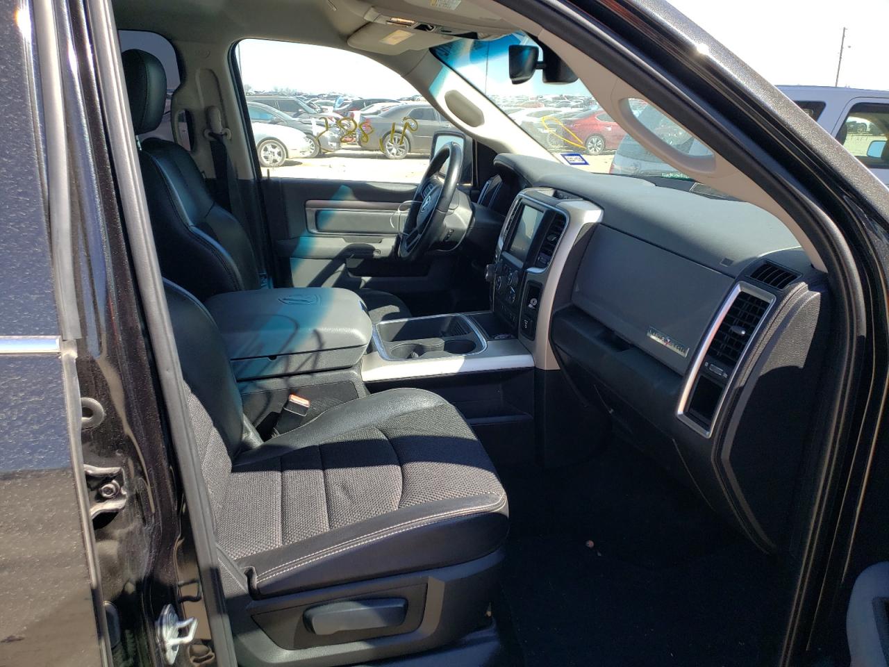Photo 5 from auction – 2017 RAM 1500 SLT with VIN 1C6RR6LT0HS752780