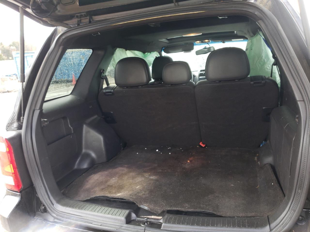 Photo 9 from auction – 2011 FORD ESCAPE LIM with VIN 1FMCU0EG9BKB39618