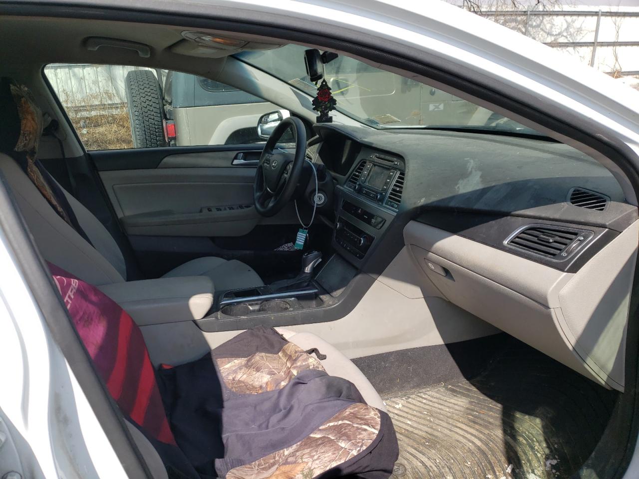 Photo 5 from auction – 2015 HYUNDAI SONATA SPO with VIN 5NPE34AF2FH215527
