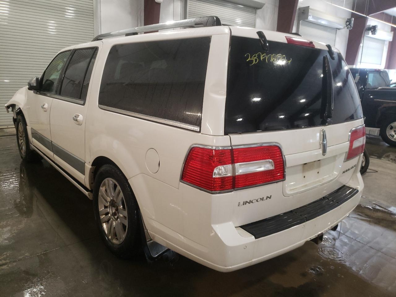 Photo 3 from auction – 2012 LINCOLN NAVIGATOR with VIN 5LMJJ3J55CEL01067
