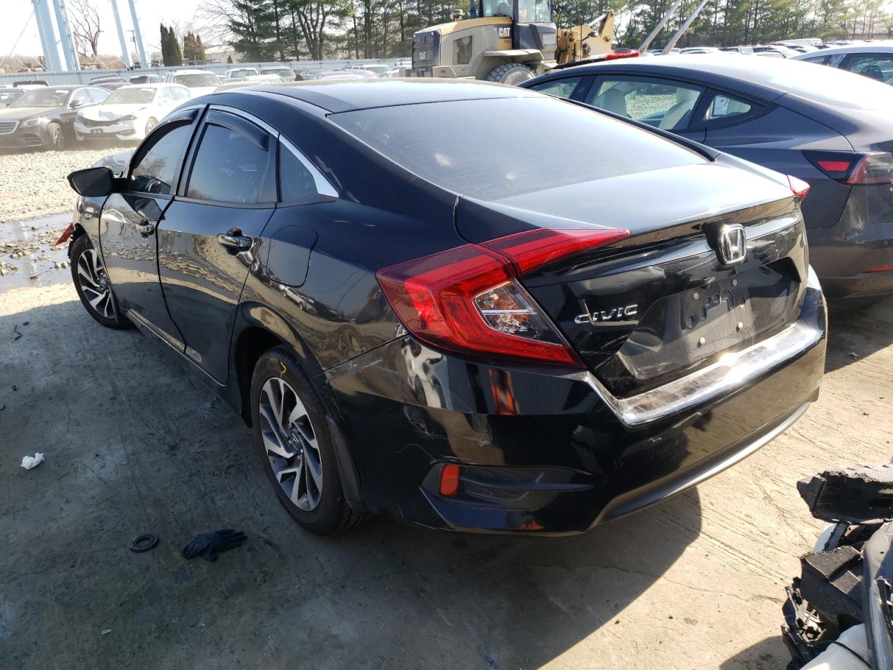 Foto 3 de la subasta – 2016 HONDA CIVIC EX con VIN 2HGFC2F79GH530119