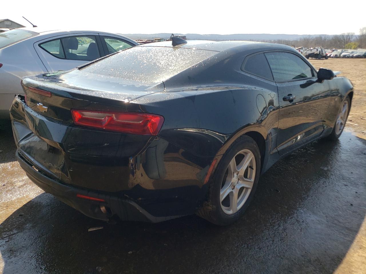 Photo 4 from auction – 2018 CHEVROLET CAMARO LT with VIN 1G1FB1RS5J0157340