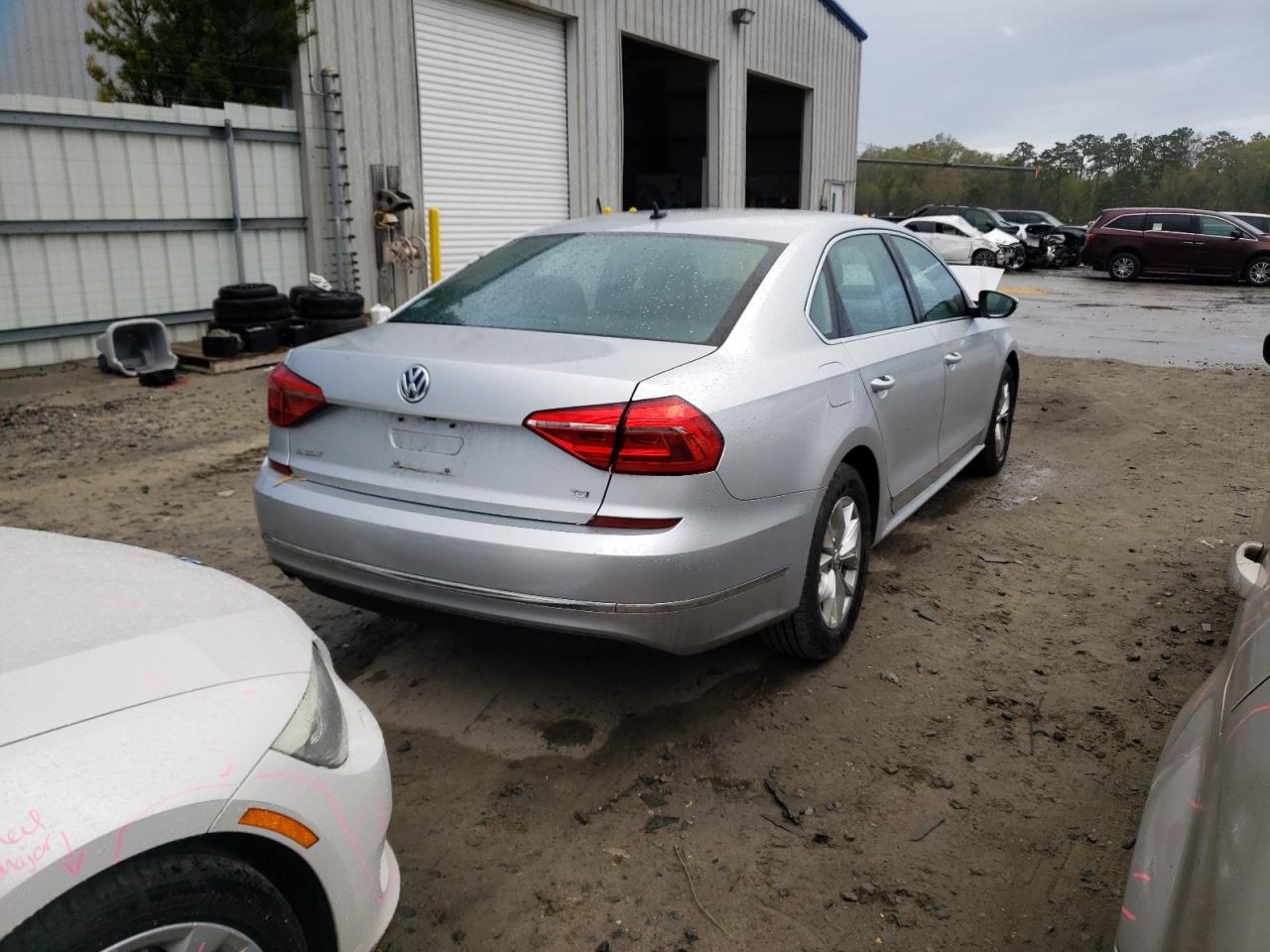 Photo 4 from auction – 2016 VOLKSWAGEN PASSAT S with VIN 1VWAT7A31GC013343